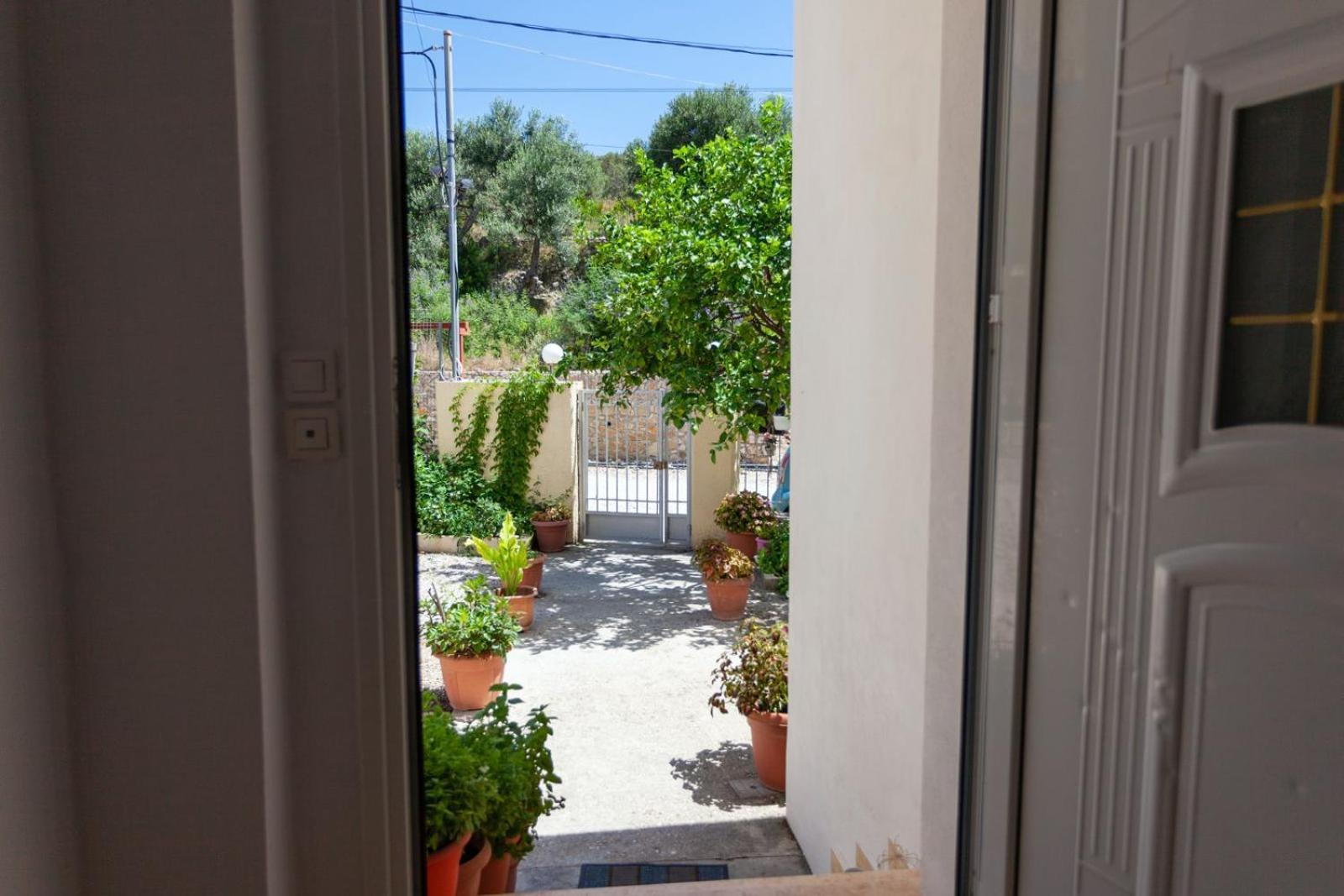 Zacharias Apartments Himare Eksteriør bilde
