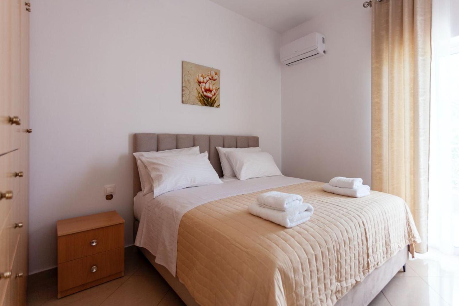 Zacharias Apartments Himare Eksteriør bilde