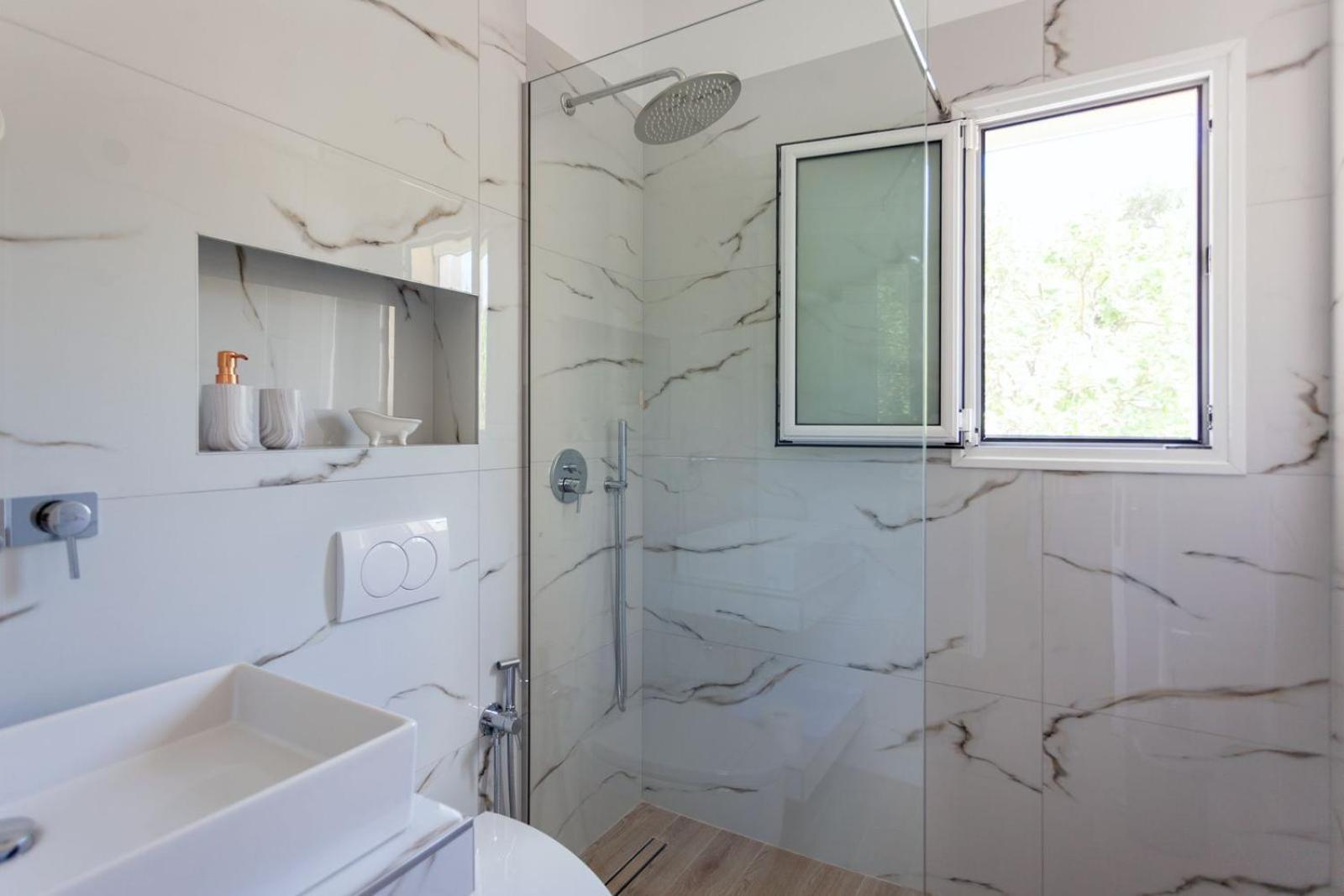 Zacharias Apartments Himare Eksteriør bilde