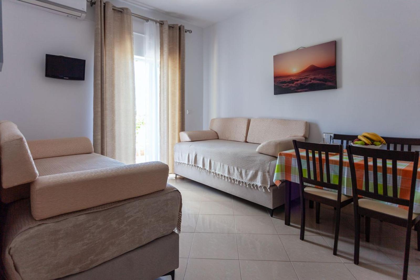 Zacharias Apartments Himare Eksteriør bilde