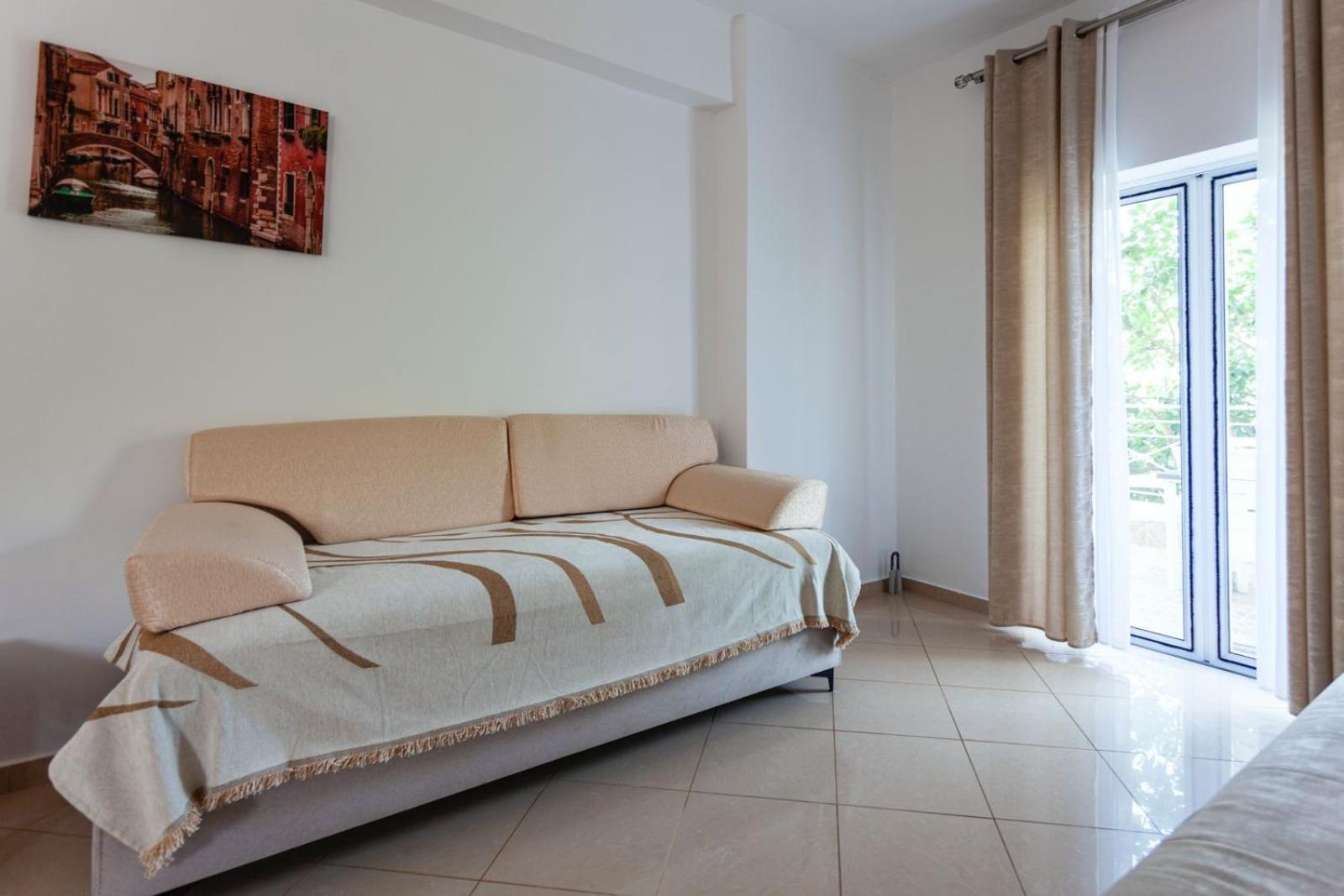 Zacharias Apartments Himare Eksteriør bilde