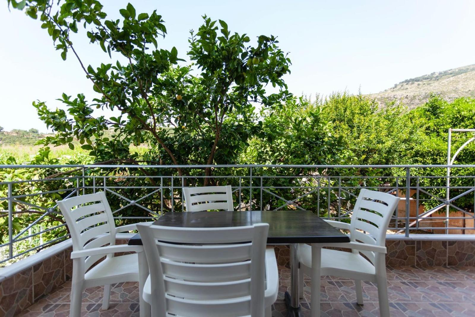 Zacharias Apartments Himare Eksteriør bilde
