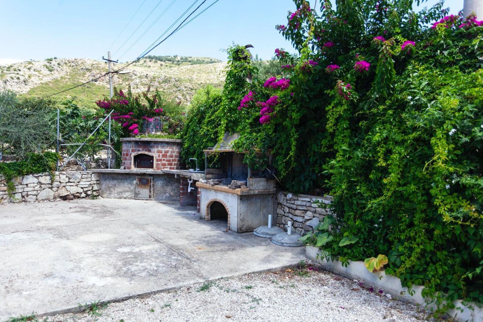 Zacharias Apartments Himare Eksteriør bilde