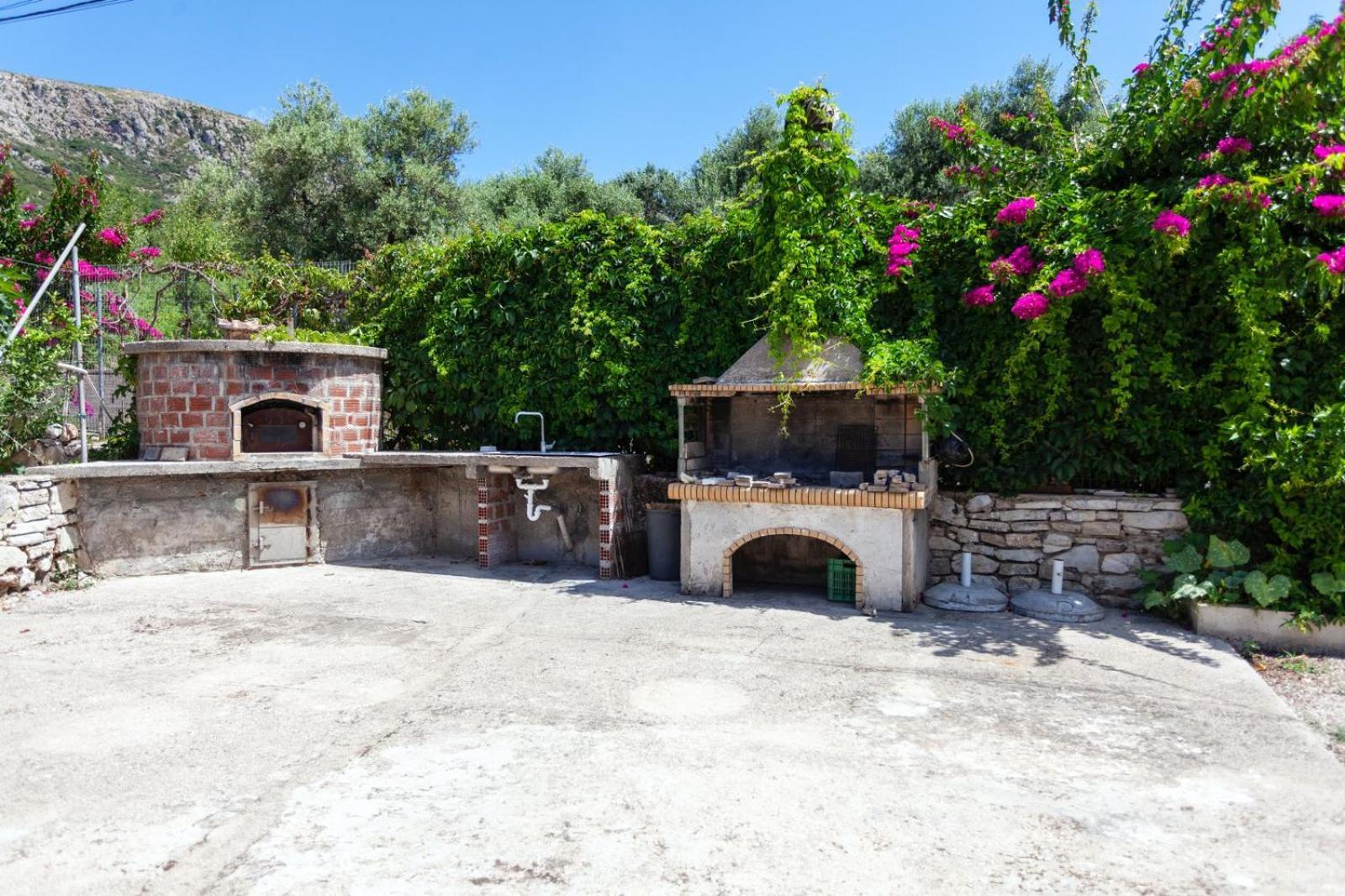 Zacharias Apartments Himare Eksteriør bilde