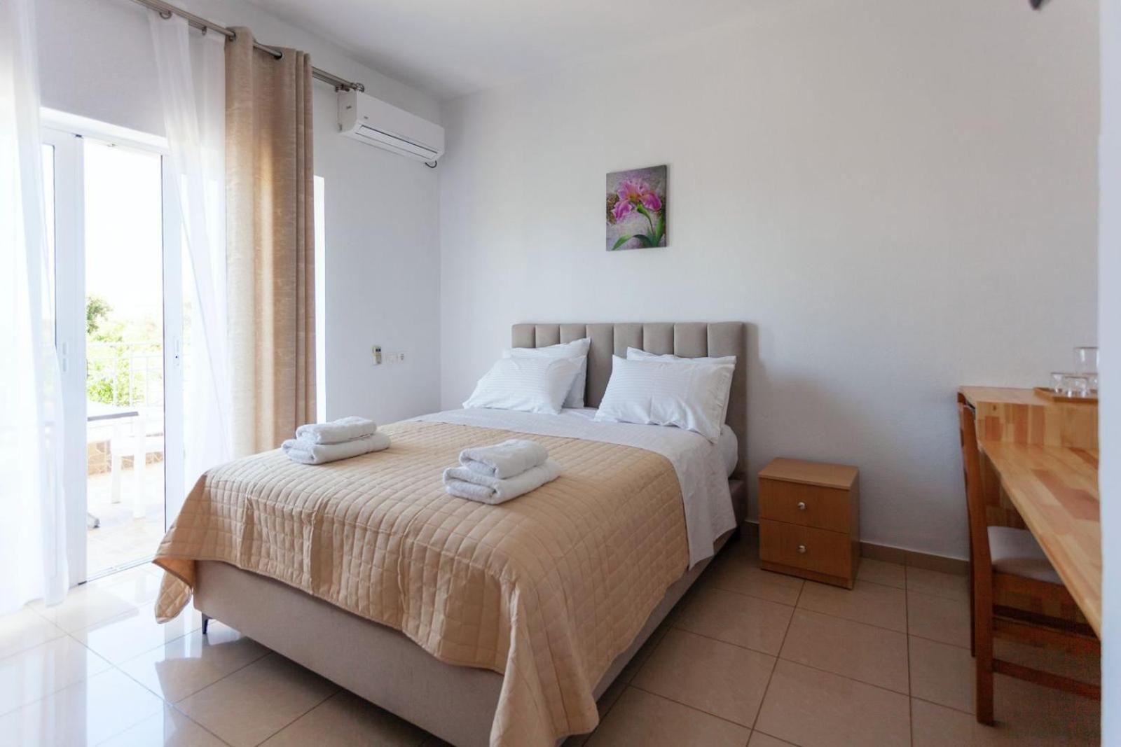 Zacharias Apartments Himare Eksteriør bilde